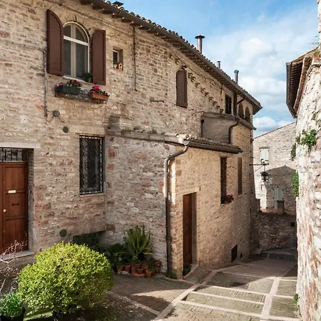 Casa Clara - A Due Minuti Dalla Piazza Del Comune