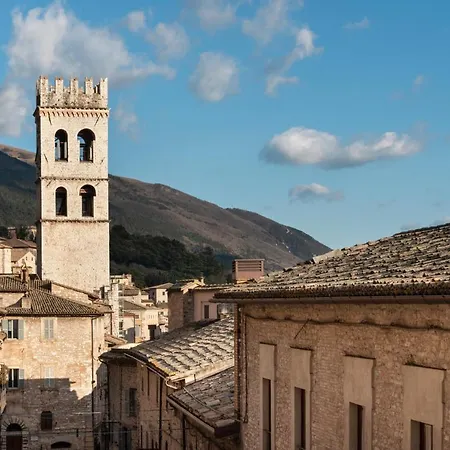 Casa Clara - A Due Minuti Dalla Piazza Del Comune Appartamento